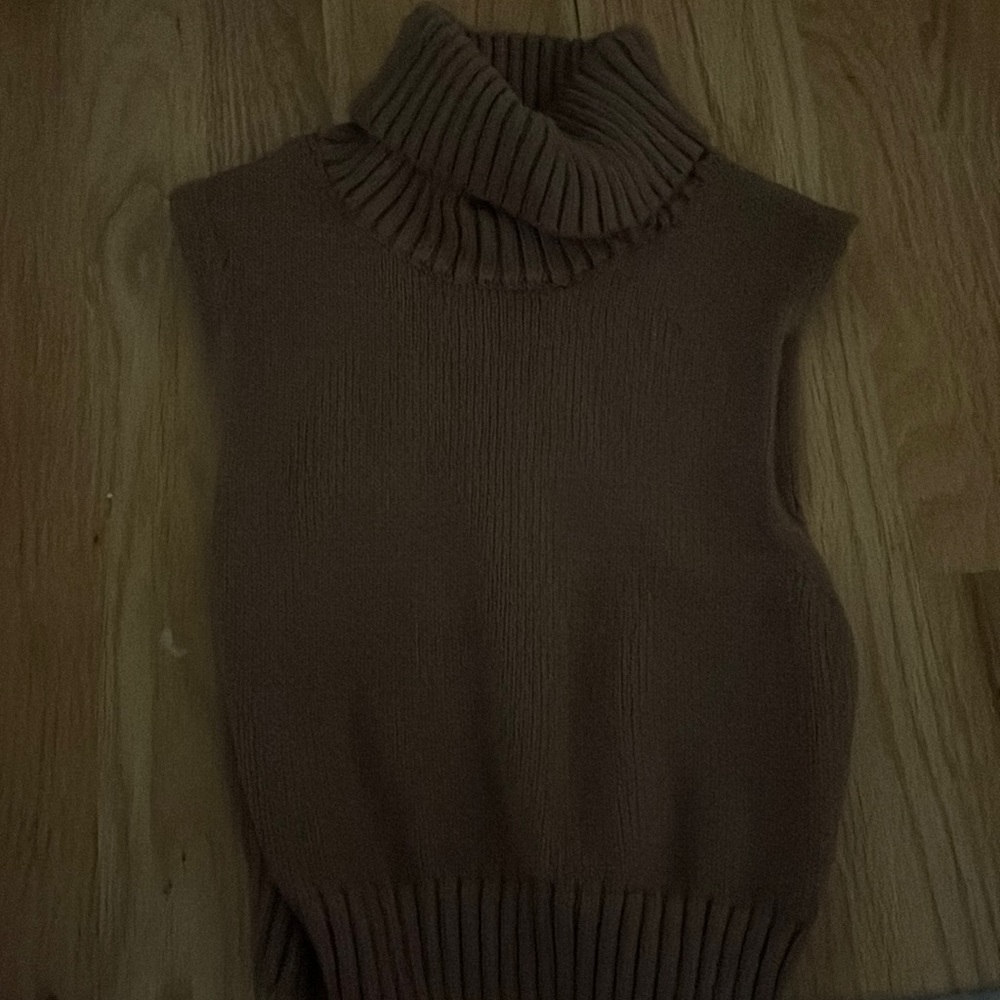 Sleeveless sweater